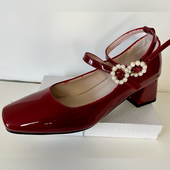 New Patent ruby 2 strap Mary janes sz 7 (Asian sz 235) fits like a sz 6 1/2. New - Picture 3 of 10